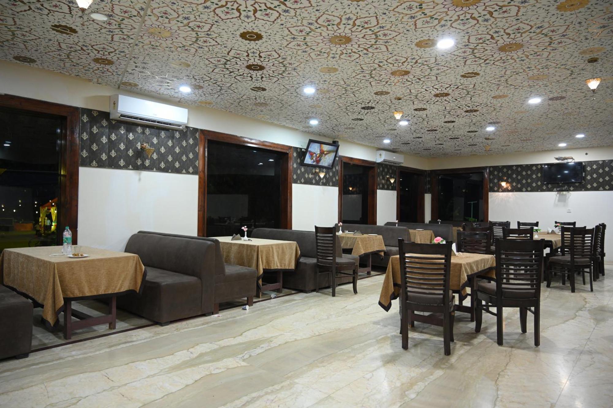 Orchha Club And Resort - Ocr المظهر الخارجي الصورة
