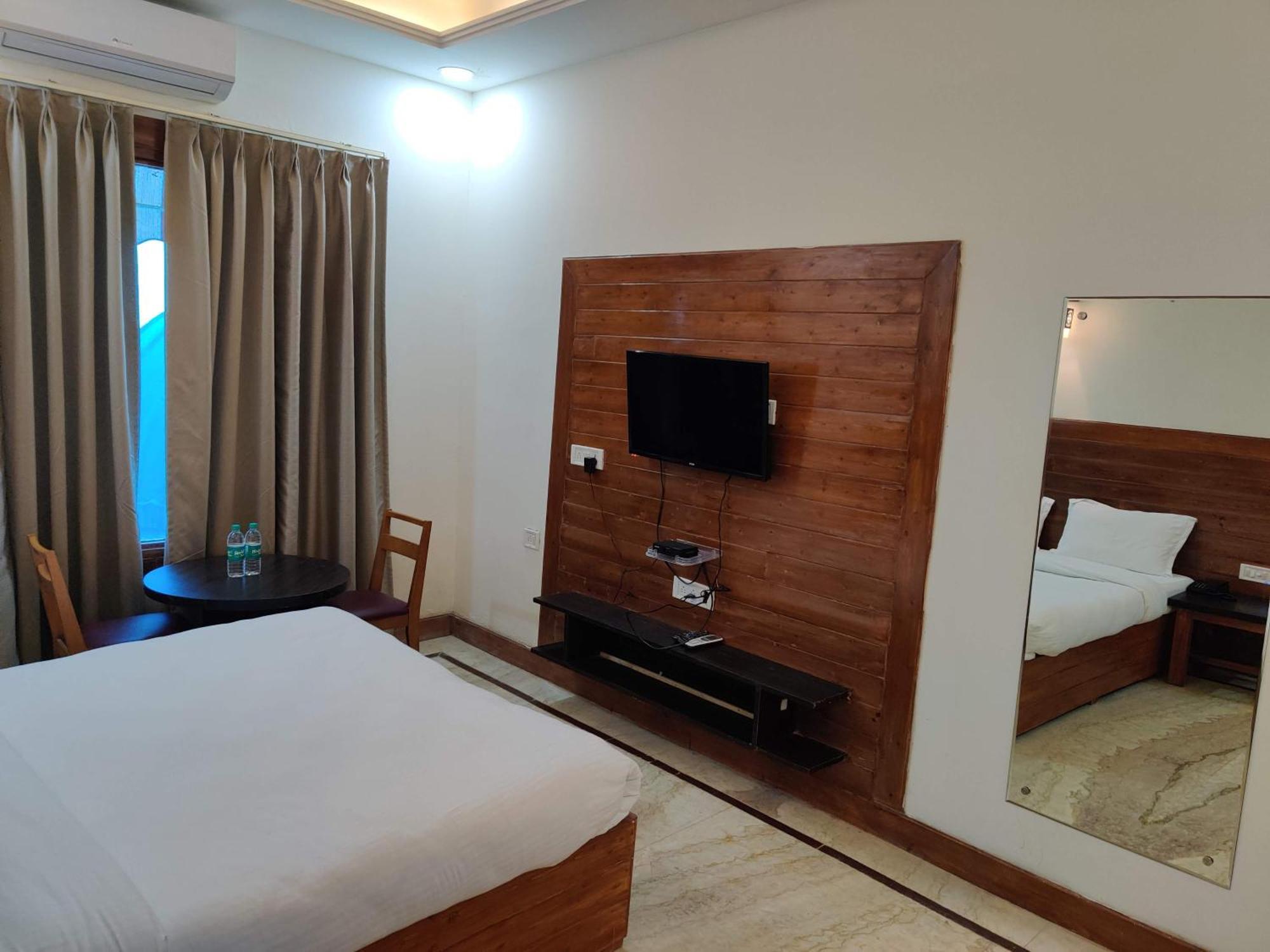 Orchha Club And Resort - Ocr المظهر الخارجي الصورة