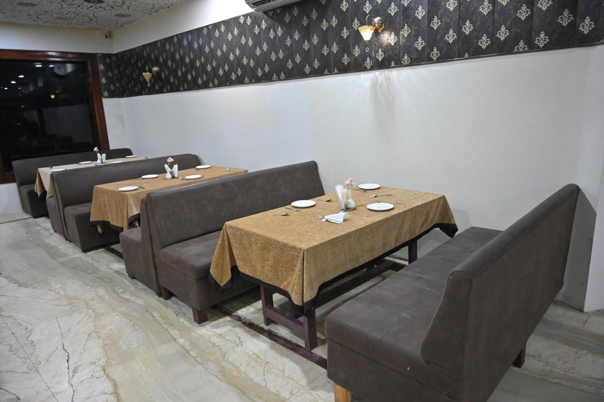 Orchha Club And Resort - Ocr المظهر الخارجي الصورة