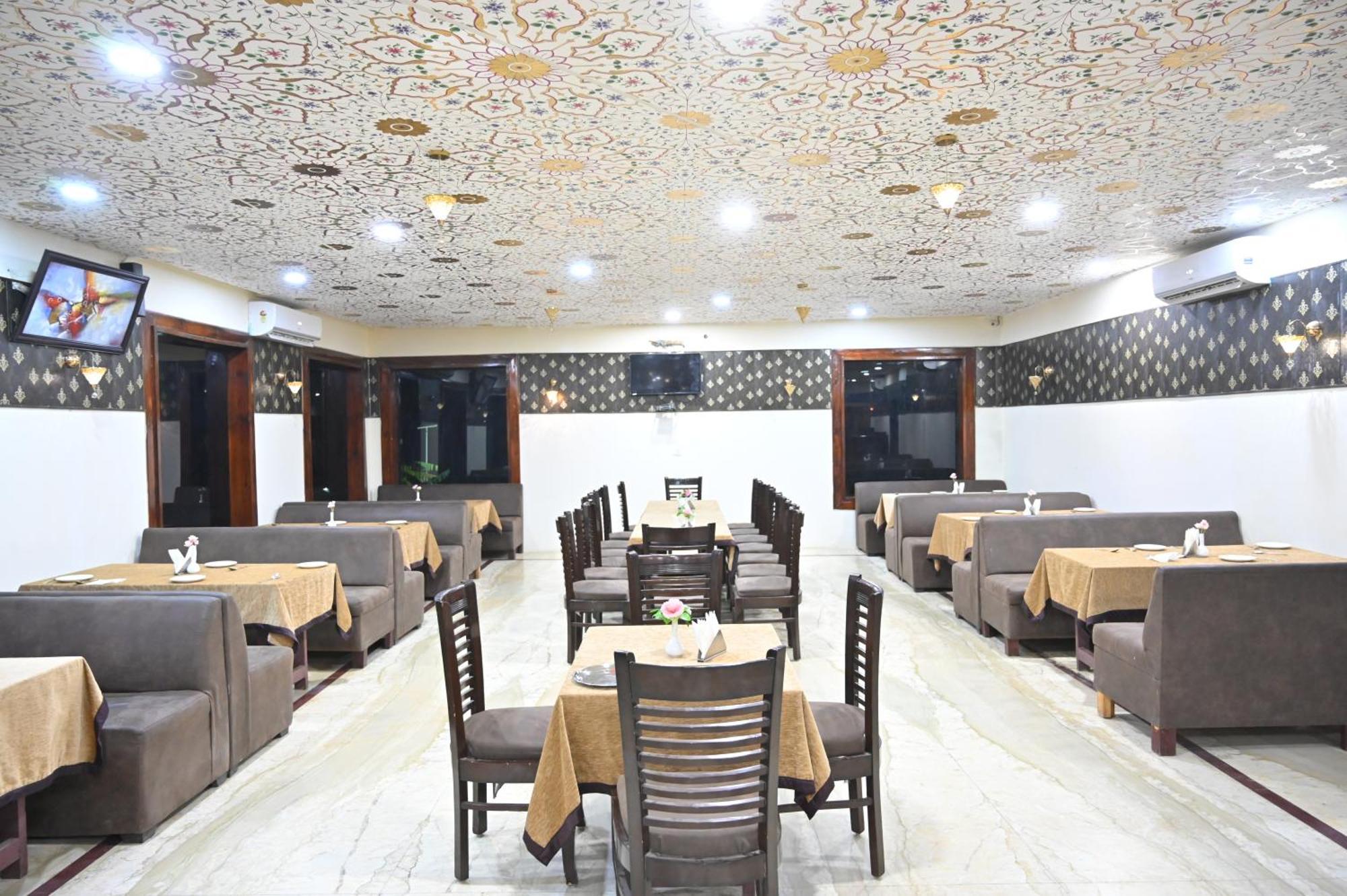 Orchha Club And Resort - Ocr المظهر الخارجي الصورة
