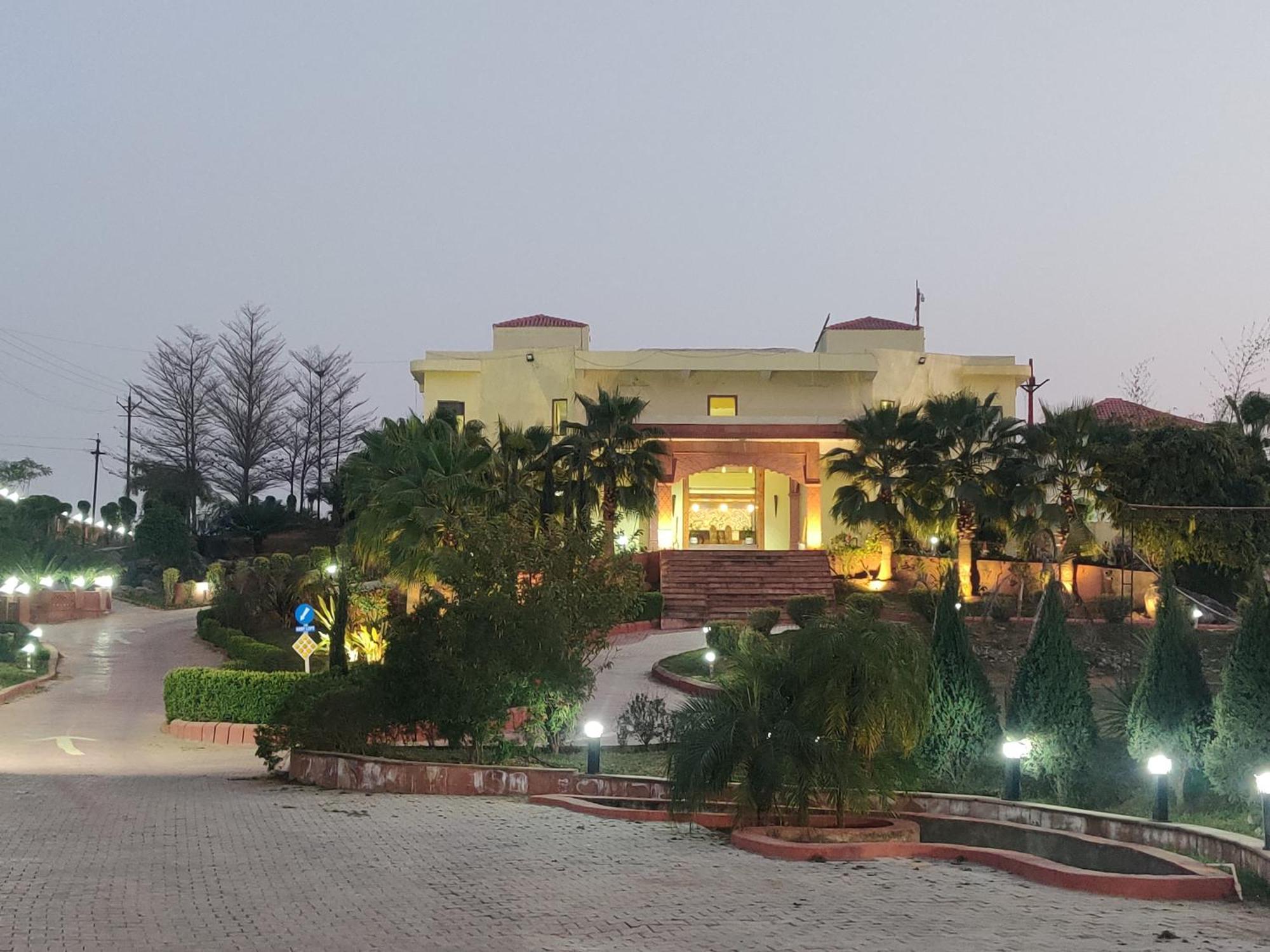 Orchha Club And Resort - Ocr المظهر الخارجي الصورة